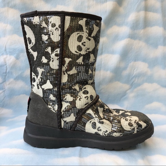 I Heart Ugg Skull Sequin Boots size 7. - Picture 4 of 15